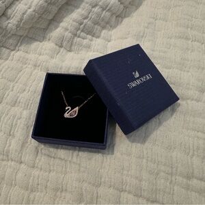 Dazzling Swan necklace Swan, Pink, Rose gold-tone plated